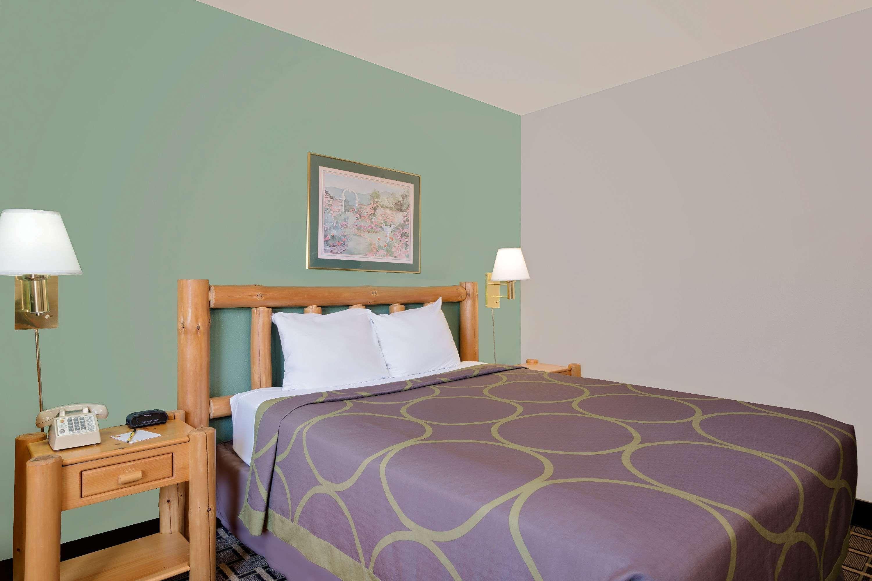 Hotel Super 8 By Wyndham Cloquet Extérieur photo