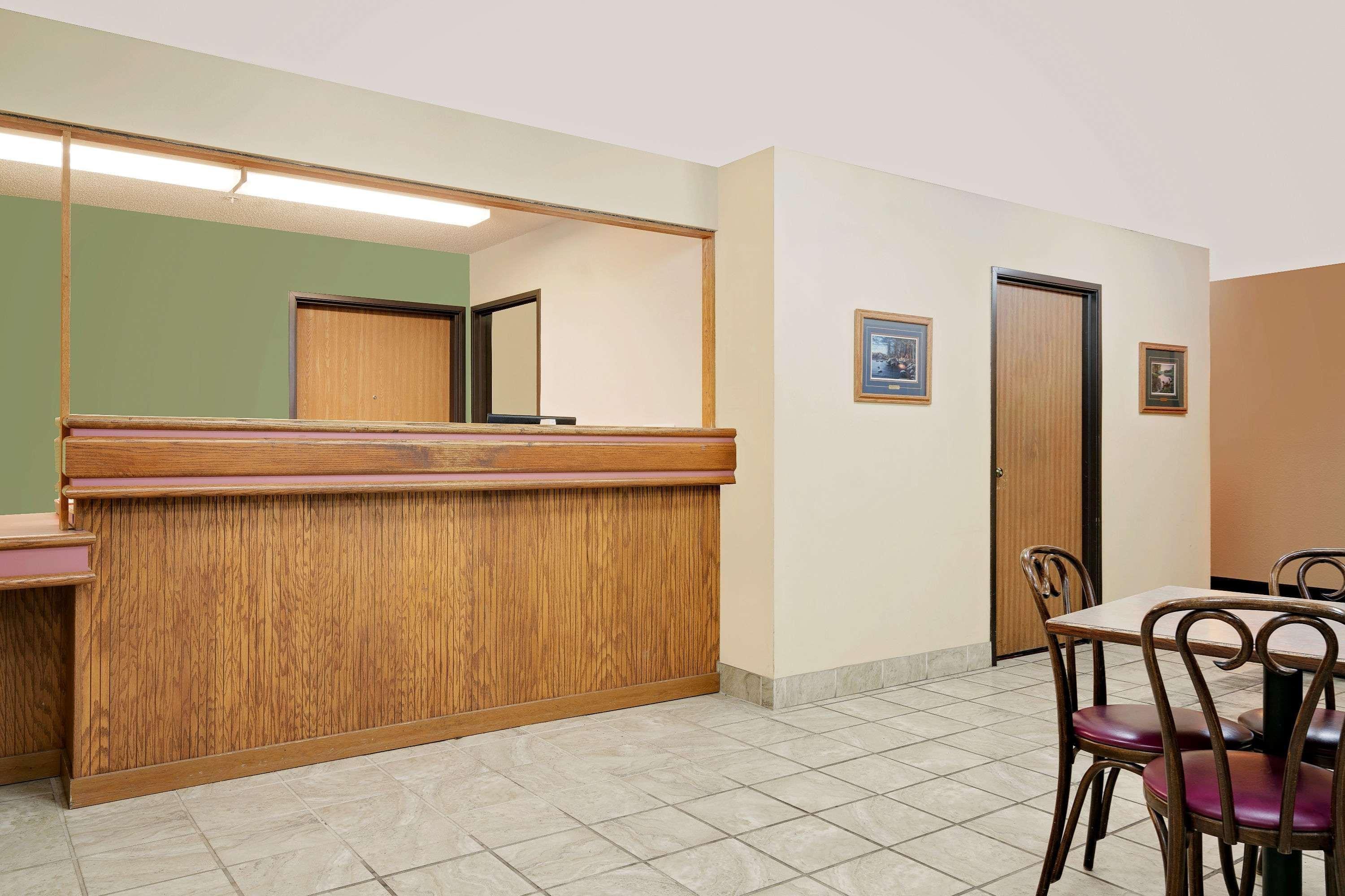 Hotel Super 8 By Wyndham Cloquet Extérieur photo