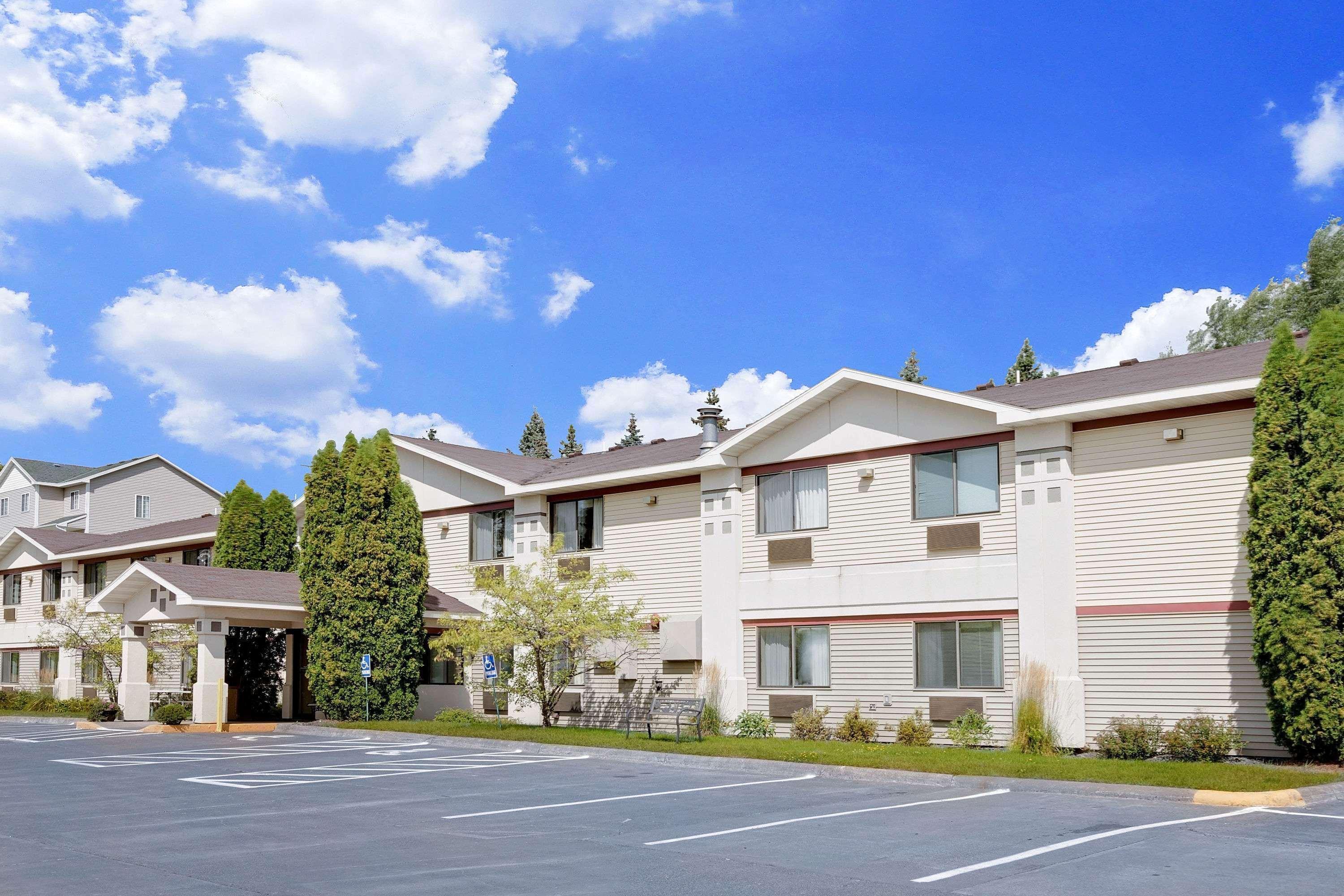 Hotel Super 8 By Wyndham Cloquet Extérieur photo