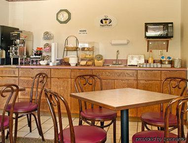Hotel Super 8 By Wyndham Cloquet Restaurant photo